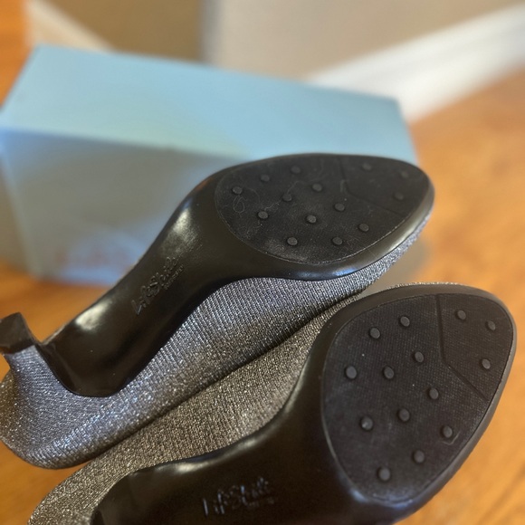 New, Never Worn Life Stride Parigi Soft System Pump Silver - Pewter Color - Picture 7 of 7